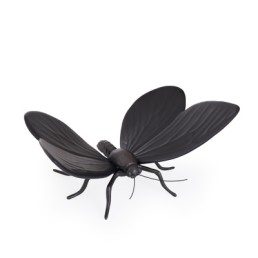 Borboleta preta com asas em cerâmica e patas em latão oxidado